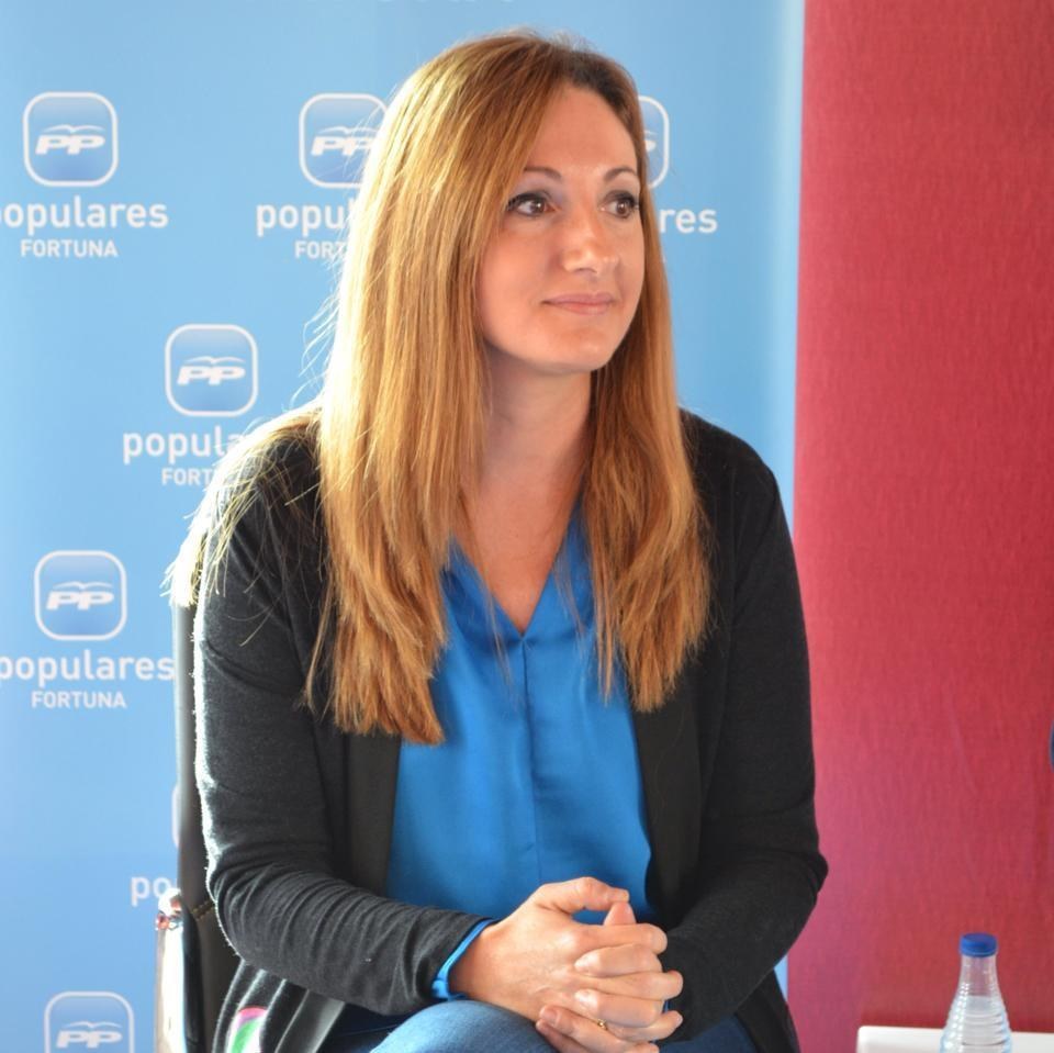 Diputada del PP por Murcia.