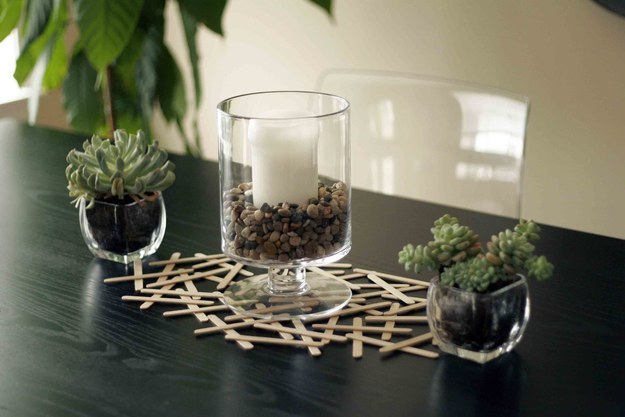 This creative table is runner is ridiculously easy to make: