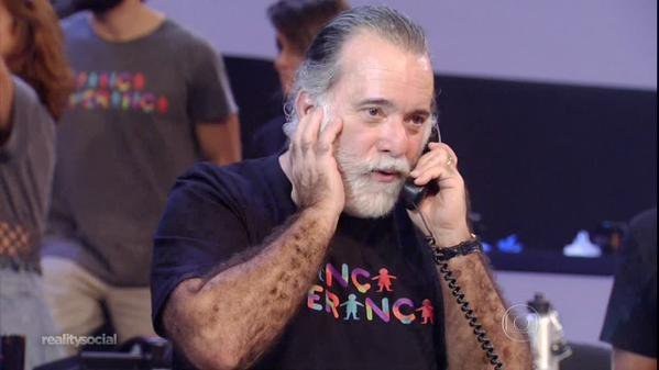 "Fala mais alto meu anjo, tá cortando."