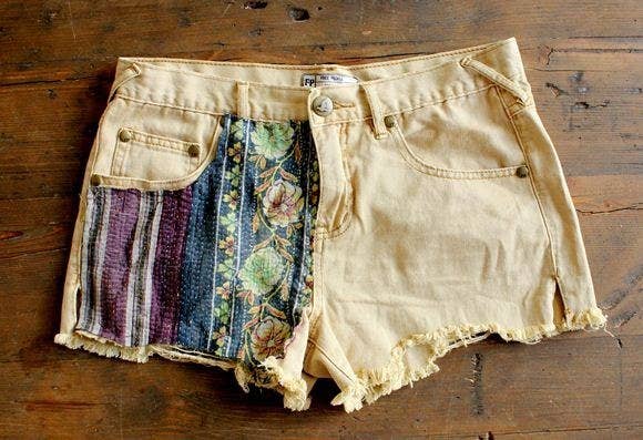30 Hella Easy Ways To Seriously Transform Your Old Jeans