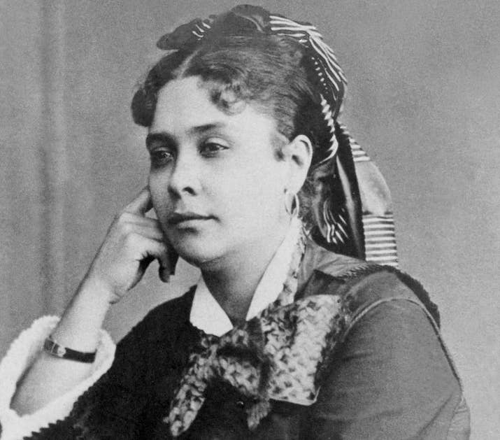 A compositora Chiquinha Gonzaga, autora de mais de duas mil músicas de gêneros diferentes, foi a primeira mulher a reger uma orquestra no Brasil.Francisca Edwiges Neves Gonzaga também envolveu-se com a política, militando em prol da abolição da escravidão e pelo fim da monarquia.