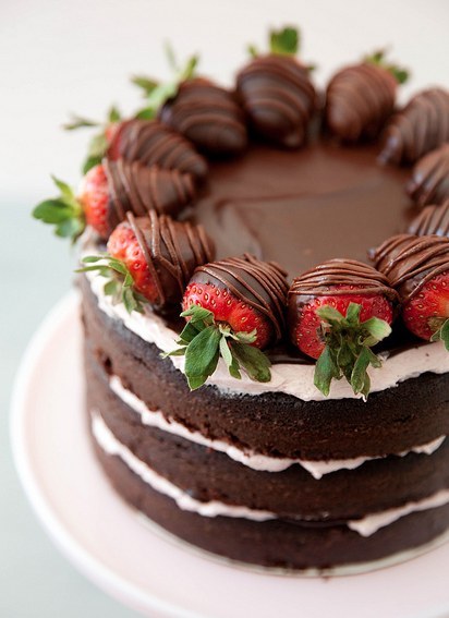 If you love chocolate covered strawberries, then you will love this chocolate covered strawberry cake! Get the recipe here