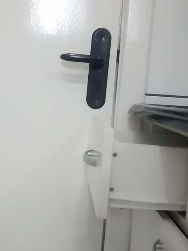Ou inventar truques para trancar a porta sem a chave.
