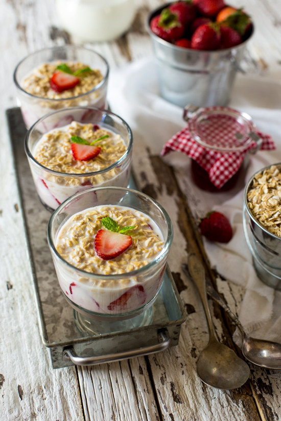 Strawberry Cheesecake Overnight Oats