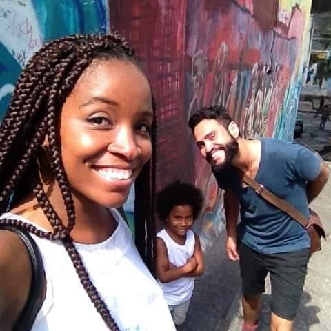 Na foto, a mãe, Matias e o pai, Leandro.