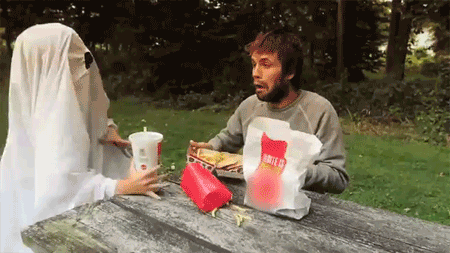 -Es más barato y más rico en los tacos de La Viga.-¡Entonces vete a comer a los pinches tacos!
