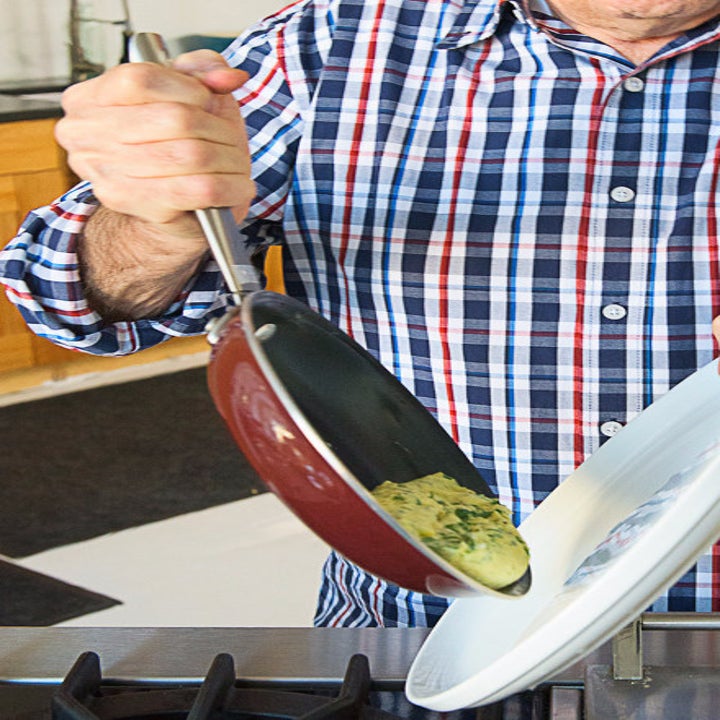 How Legendary French Chef Jacques Pépin Makes A Perfect Omelette