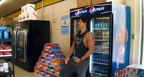Ce n'est peut-être pas le chef d'œuvre du siècle mais Magic Mike XXL nous a offert plusieurs scènes qui resteront dans les annales des culottes du monde entier pendant au moins plusieurs décennies – notamment la scène de la station service où Joe Manganiello se donne corps et âme sur une chanson des Backstreet Boys. Le film a aussi le mérite de se mettre entièrement au service du plaisir féminin, ce qui est tout de même extrêmement rare à Hollywood. Bref, c'est sexy, très divertissant, et on a du mal à s'empêcher de sourire en le regardant.