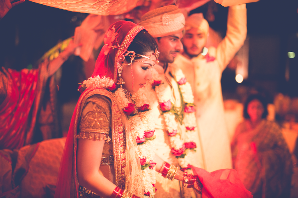 27 Stunning, Candid Photographs Of Indian Couples Getting Married