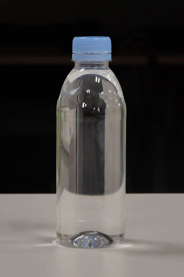 ペットボトルの水を見るだけでクスリを思い出す 覚せい剤依存症患者の日常と治療