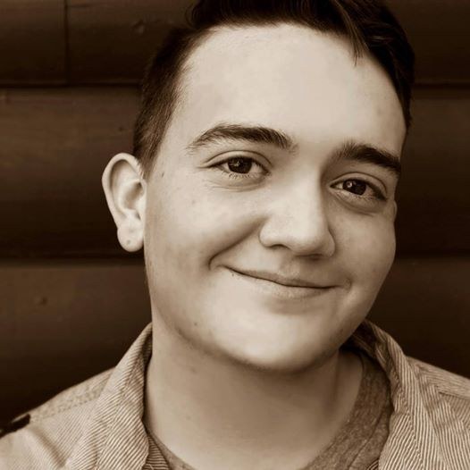 Voici Hayden Godfrey, un élève de 17 ans au lycée Sky View de Smithfield, dans l'Utah, aux États-Unis.
