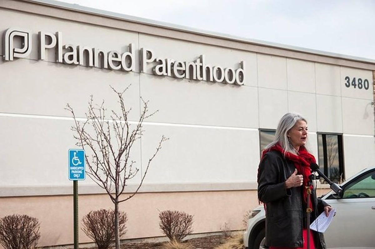 colorado-springs-planned-parenthood-reopens-after-fatal-shooting