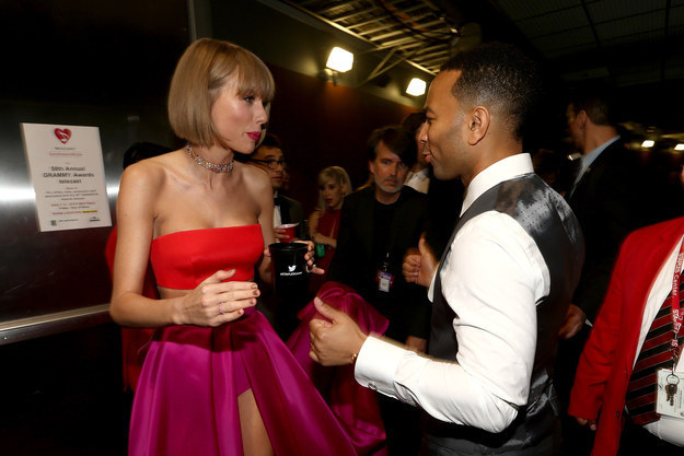 Cuando John Legend le dijo a Taylor Swift "vamos a bailar" y ella de: ahorita no joven.