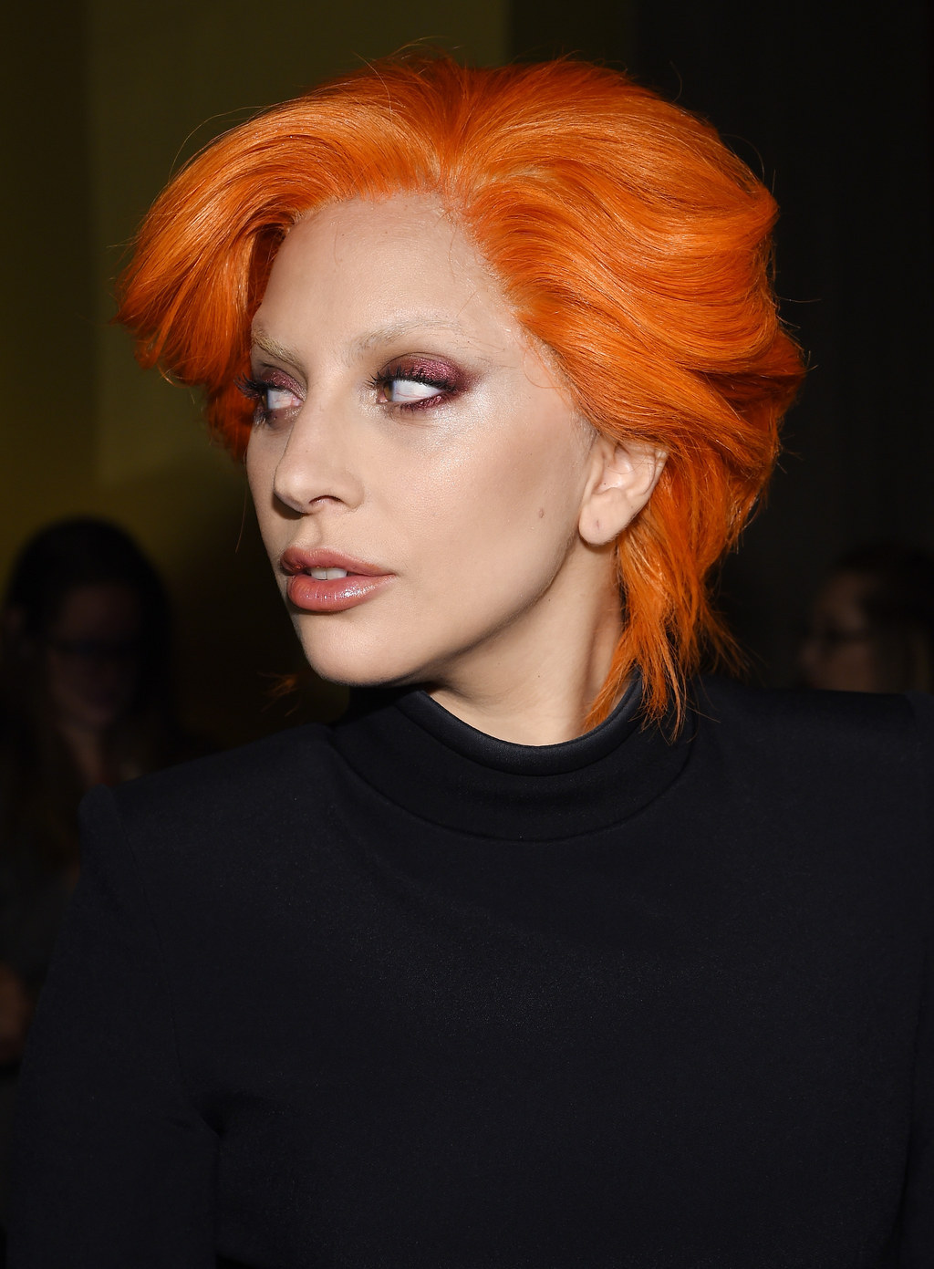 Mild Skærpe Jolly Lady Gaga Is Sticking With Her Orange David Bowie Hair For Now