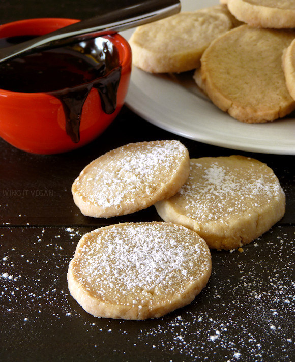 These easy, homemade Trefoils require only six ingredients! Get the recipe here!