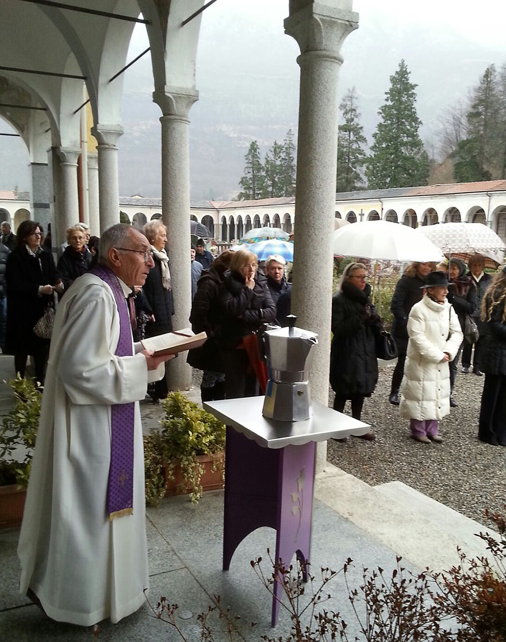 Italian Coffee Pot Mogul Cremated and Buried in the Brewer He