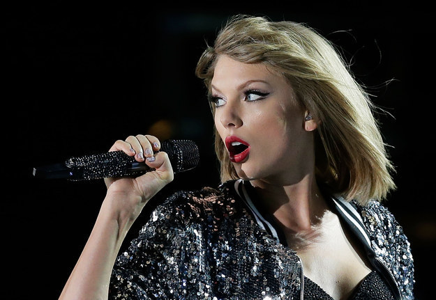 People are coming for Taylor Swift... again.
