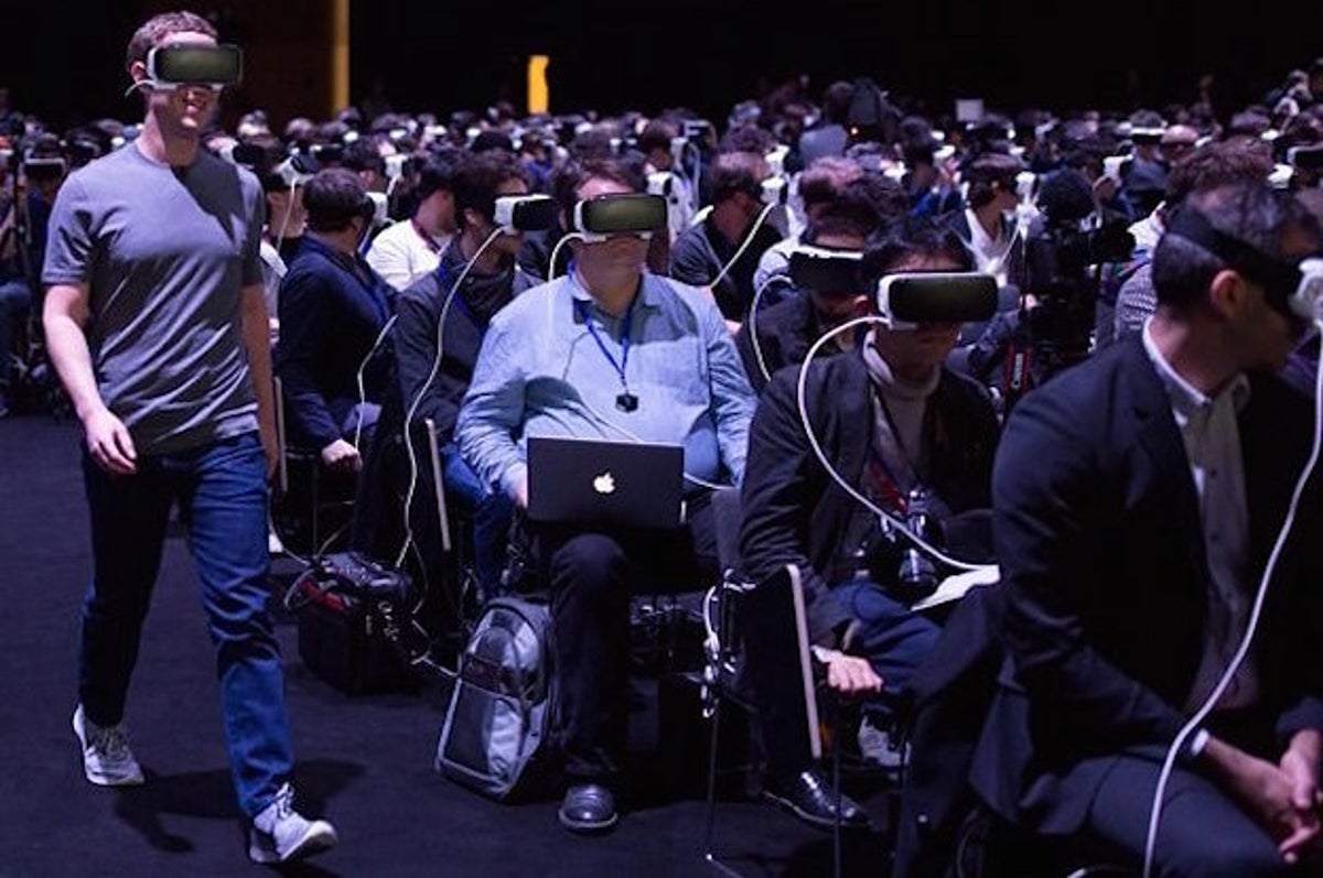 Vrに夢中でザッカーバーグに誰も気づかなかった