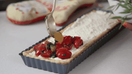Mesmo se você cozinhar seguindo instruções, você está estimulando sua mente e pode pensar em maneiras diferentes de tornar aquela receita mais sua.