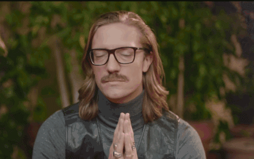 Nada como tirar 10 minutinhos para acalmar os pensamentos. Para quem não tem hábito de meditação, aqui você encontra algumas dicas.
