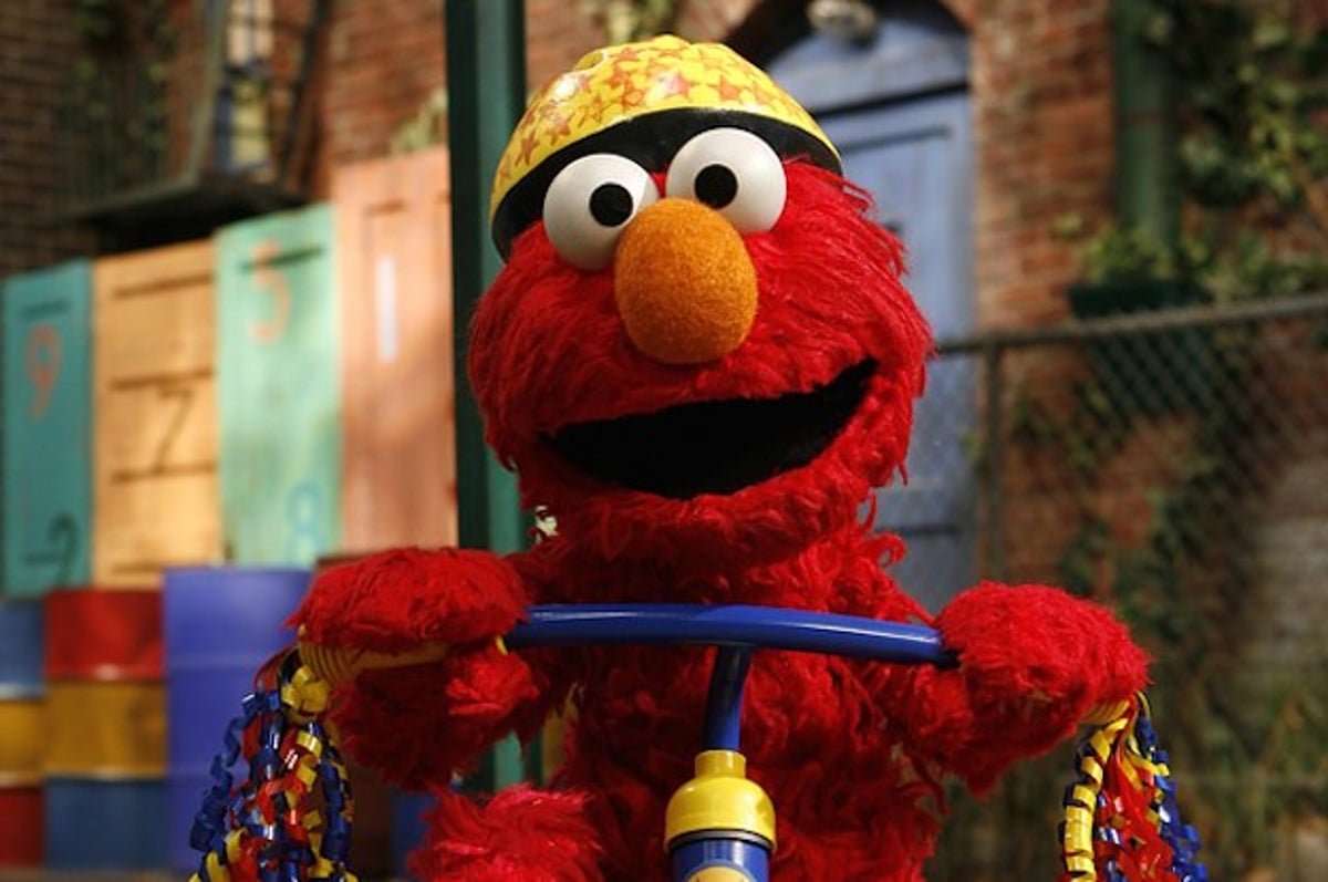 Elmo's Twitter Is Lit AF