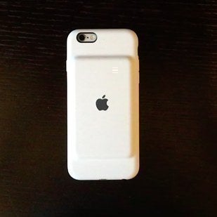 Apple&#x27;s Smart Battery Case