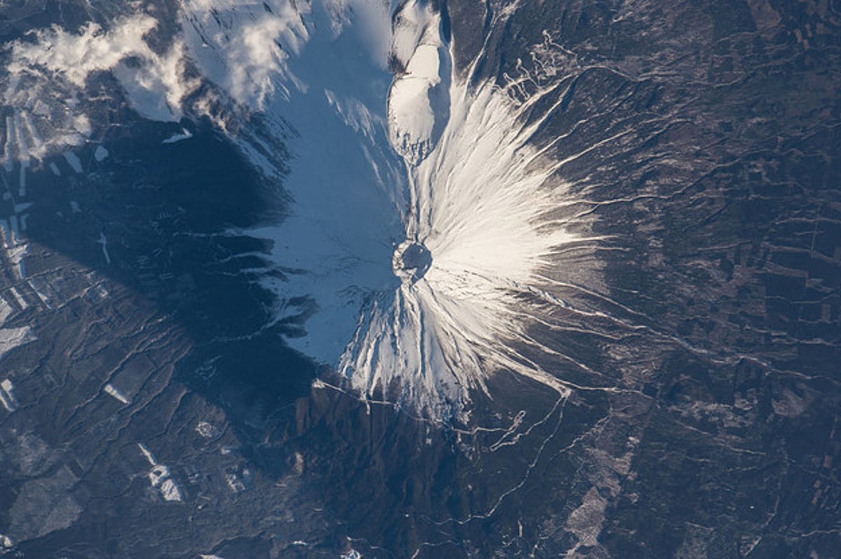 富士山はなぜ美しいのか それが一瞬でわかる宇宙の視点