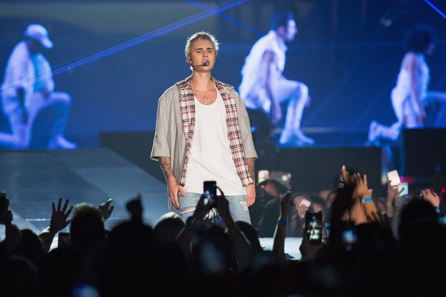 Justin Bieber, who kicked off his Purpose tour in Seattle last night, was feelin' a bit nostalgic on this Throwback Thursday.