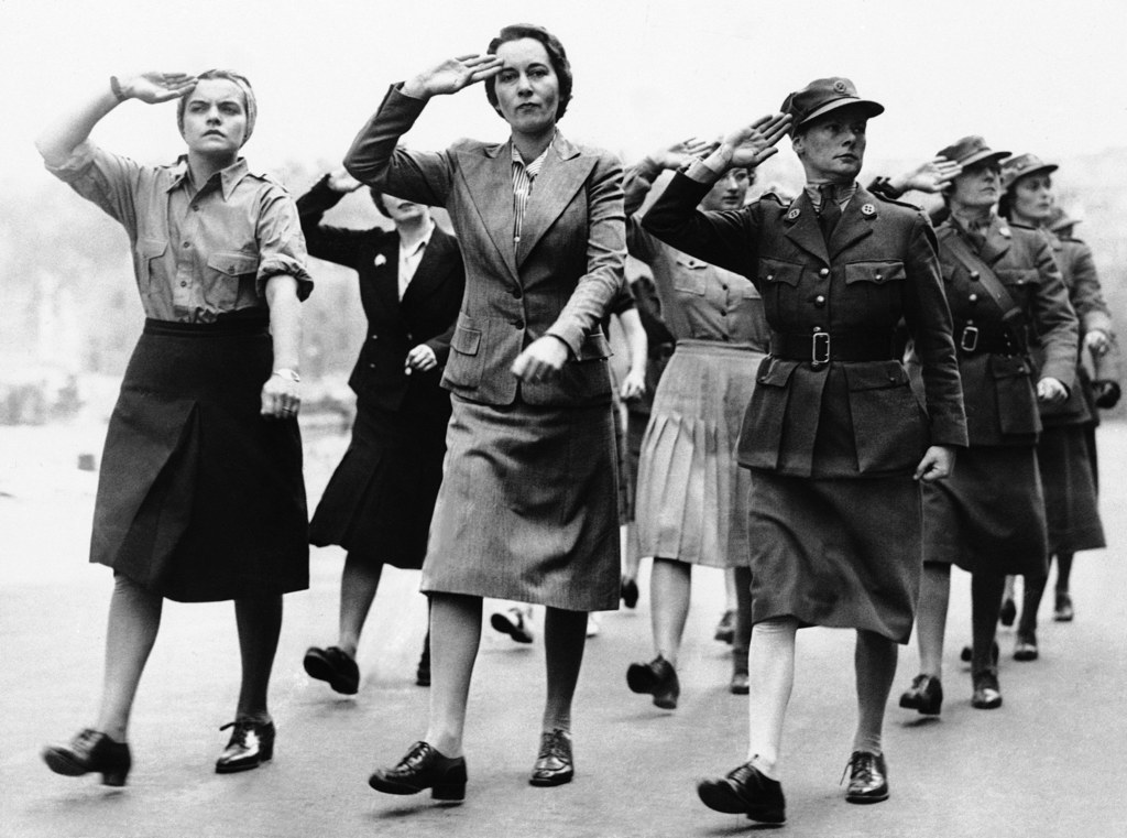 28 Badass Historic Pictures Of Women During WWII