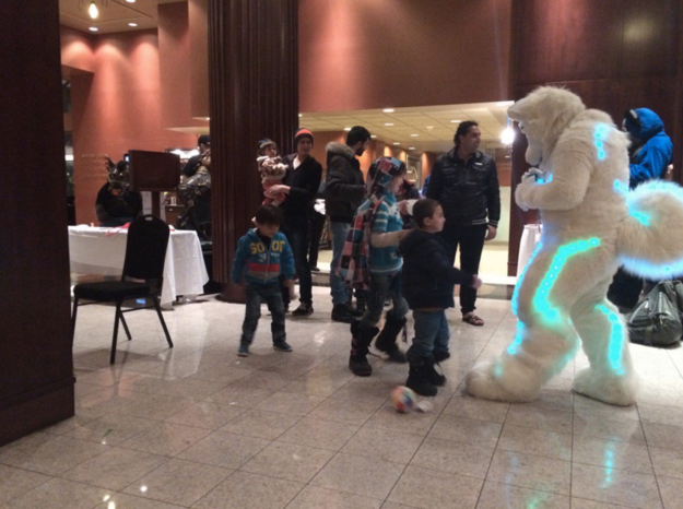 Chris Jantz, who has been part of the fandom for three years, told The New York Daily News that children in the group of refugees were really excited about the furries at the hotel.
