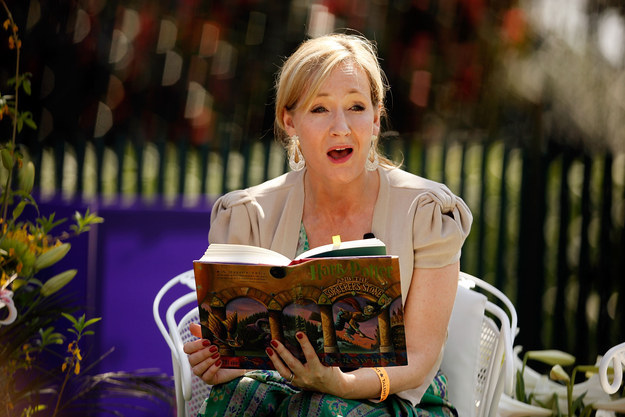 "Your words built a castle for her to move into when the prognosis got worse," Chrissy Hart wrote. "Mrs Rowling, cancer threatened to take everything from my daughter, and your books turned out to be the fortress we so desperately needed to hide in."