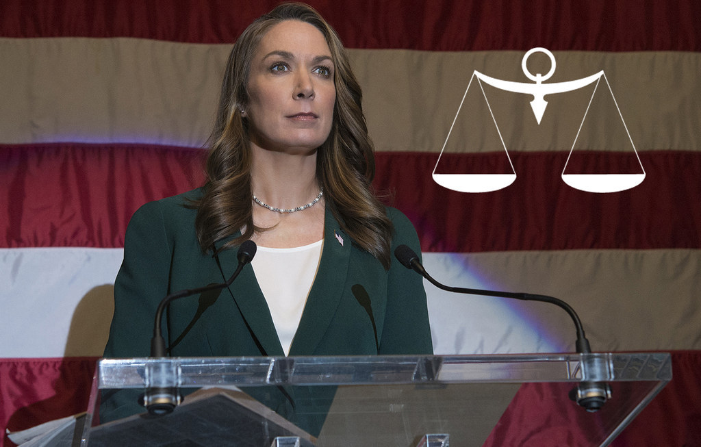 Nascimento: indisponívelPode-se dizer que Dunbar é libriana a julgar pelo imenso senso de justiça que move a principal concorrente de Underwood. Libra é também muito diferente de escorpião, o signo de Francis, o que deixa ambos tão distantes do zodíaco quando estão no espectro moral. Achamos que ela é libriana porque é uma diplomata nata e evita a todo custo baixar o nível nas discussões políticas.