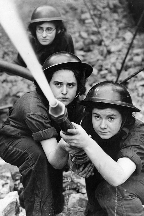 28 Badass Historic Pictures Of Women During Wwii