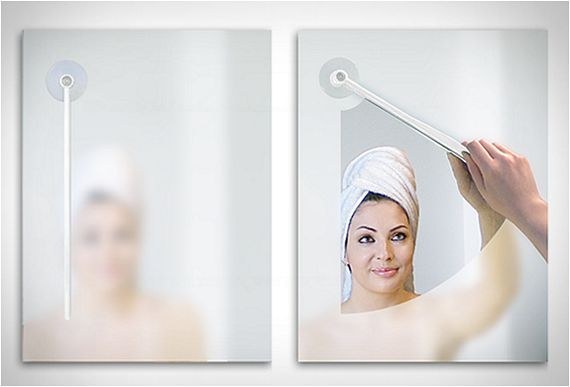Diles adiós a los espejos empañados y a limpiar las manchas con este limpiaparabrisas para tu cuarto de baño.