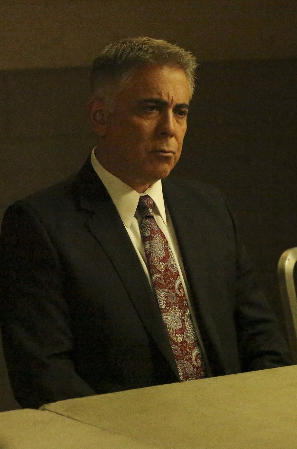 Adam Arkin as Wallace.