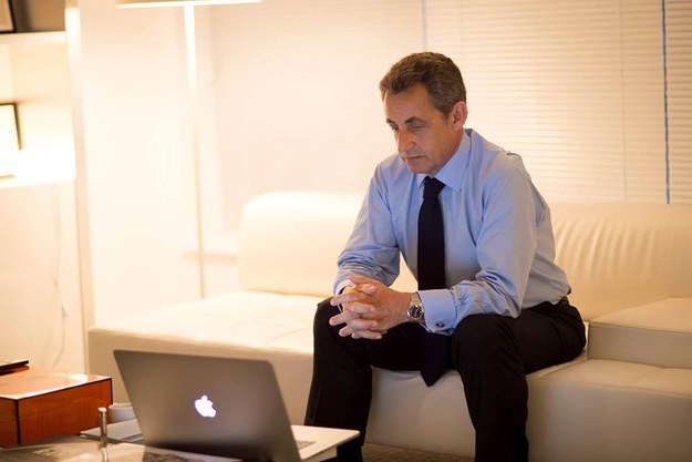 Nicolas Sarkozy a organisé mercredi 16 mars sur Facebook une session de questions-réponses avec les internautes qui a duré environ une heure.