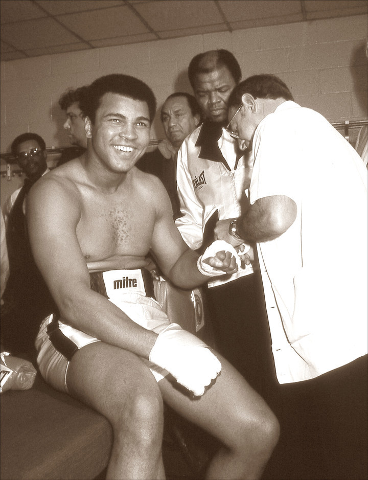 15 Unseen And Candid Photos of Muhammad Ali From His Private Photographer