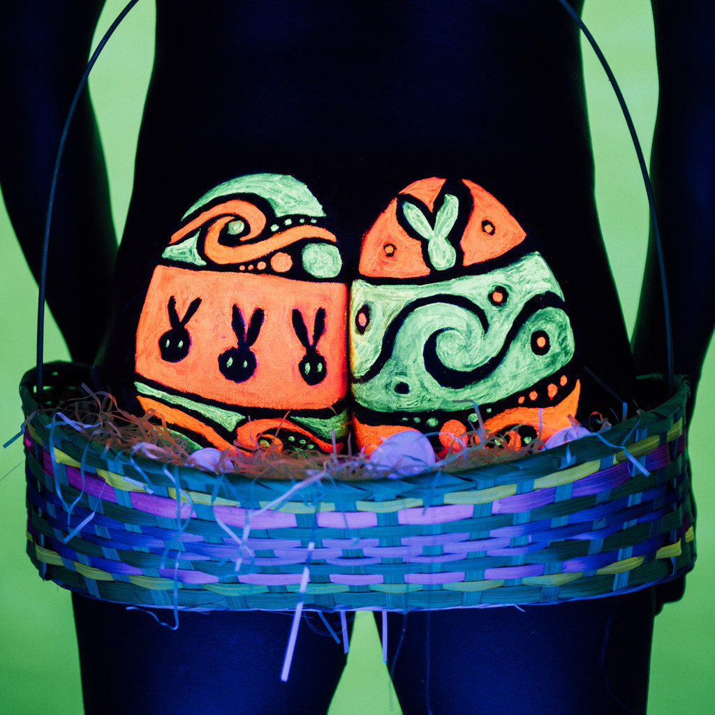 13 Easter Egg Butt Pics That Will Make You So Happy