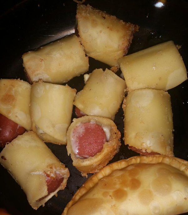 E de repente pode virar um rolinho primavera de salsicha! Olha como ela é versátil!