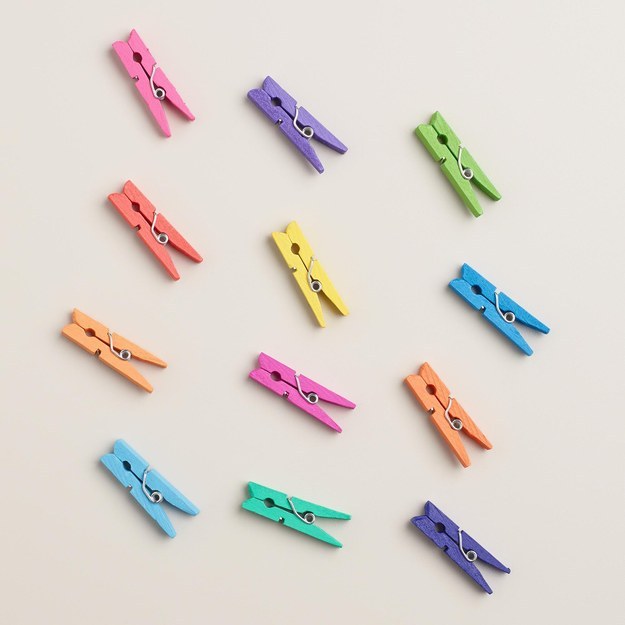 These mini clothespin clips.