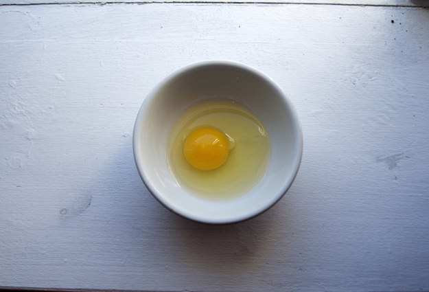 Use eggs as a DIY face mask: