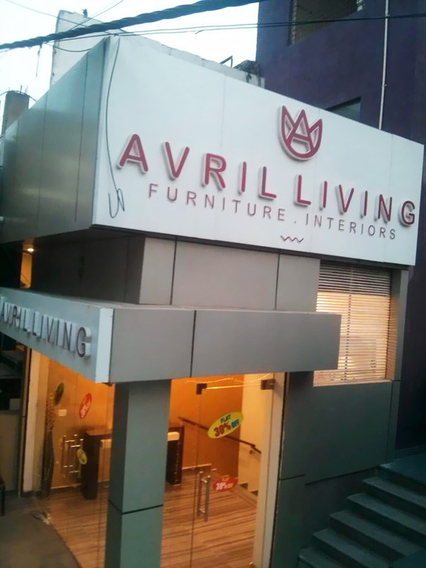 27 Stores That Were Named By Absolute Geniuses
