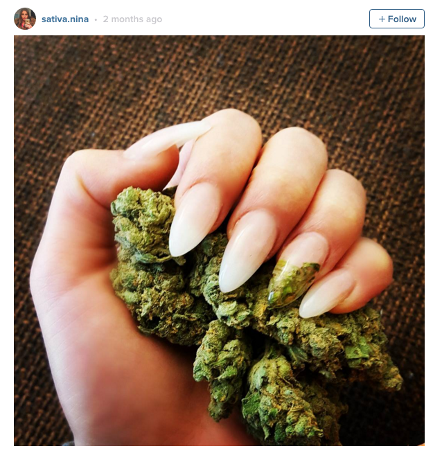 Other manicures keep it simple with a sheer nail polish and a single nail tip sprinkled with bits of marijuana leaves.