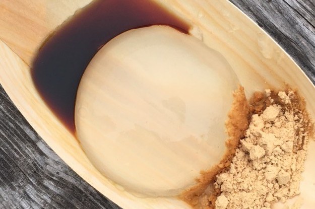 The Futuristic Vegan 'Raindrop Cake' That's Dividing Opinions Like Marmite