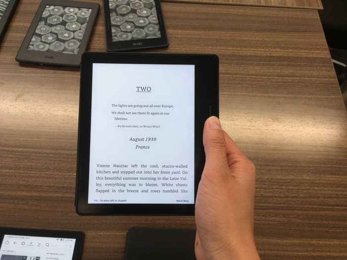  Kindle Paperwhite E-reader (Previous Generation - 7th) - Black,  6 High-Resolution Display (300 ppi) with Built-in Light, Wi-Fi :  Electronics