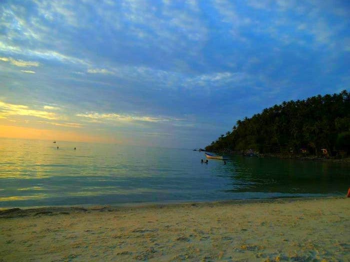 Haad Salad translates as the ‘pirate beach,’ so called because the shallow waters and secluded cove made it the perfect place fro smugglers to hide from the Thai authorities. Nowadays the white sand beach and crystal clear blue waters are protected from the elements by lush green mountains either side of the bay and provides the perfect place for YOU to hide from the rest of the crowds that flock to this Island. Plus, with only a handful of hotels and resorts along the shore, the beach is never crowded – and when we visited, we practically had the place to ourselves