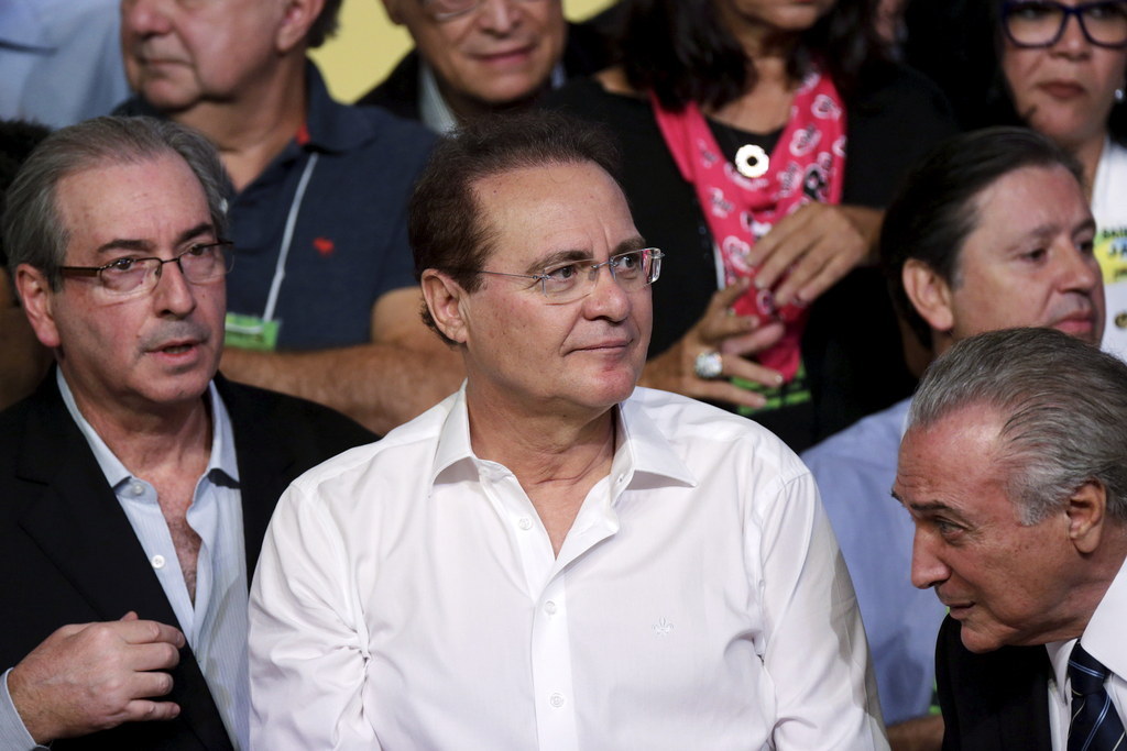 "Galera, pelo amor de Deus, deleta esse áudio de 15 minutos que eu mandei agora, tá?"