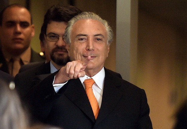 Durante este período, a presidência do Brasil pode ser assumida interinamente pelo vice Michel Temer.