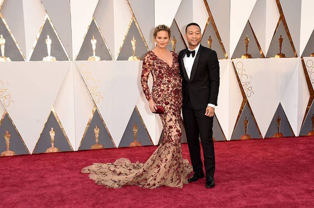 Oh My God Chrissy Teigen And John Legend Had Their Baby