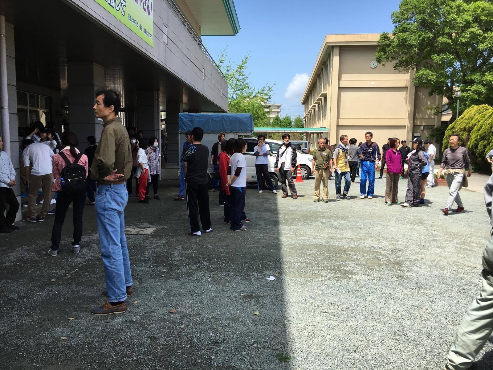 避難した湖東中学校